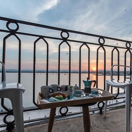 Duomo Seaside Deluxe Apartment By Ortigia Apartments Szirakúza Kültér fotó