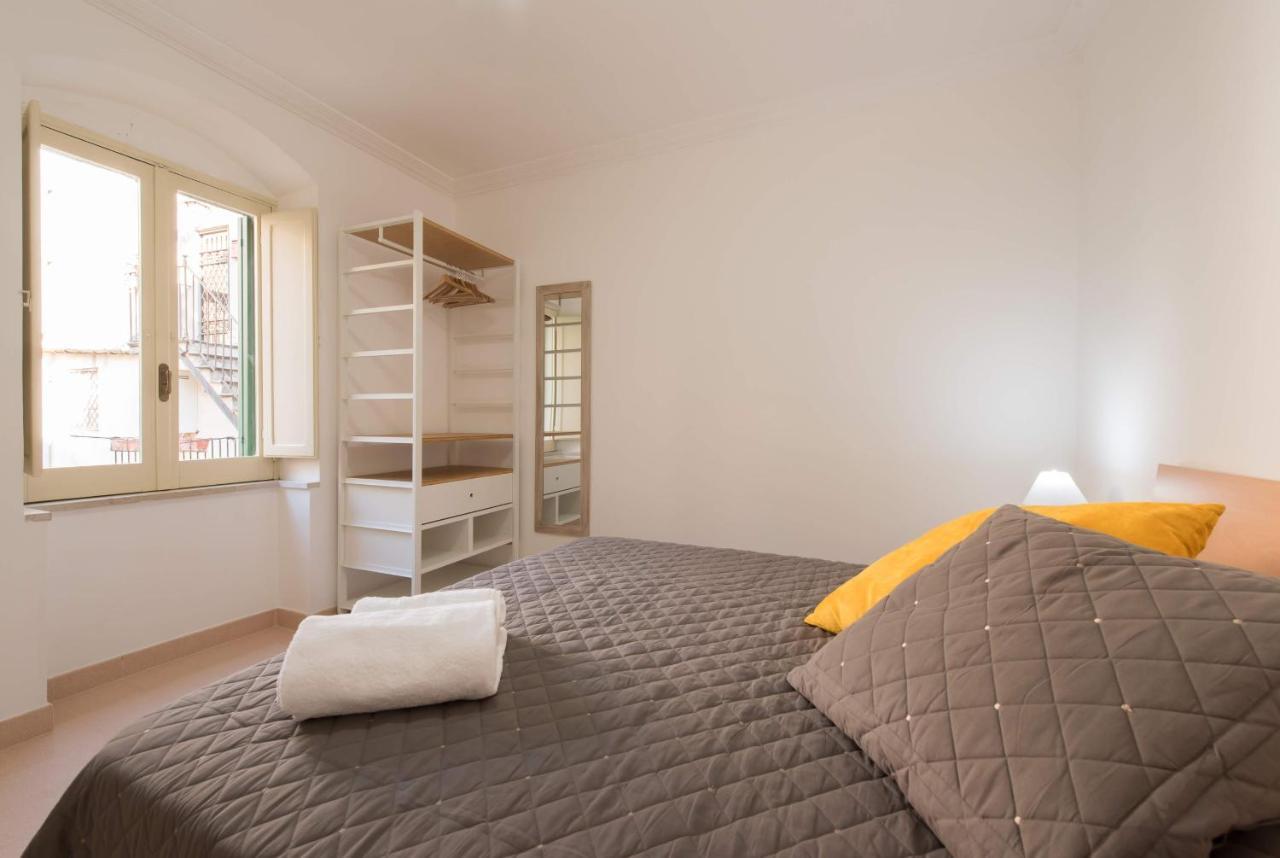 Duomo Seaside Deluxe Apartment By Ortigia Apartments Szirakúza Kültér fotó