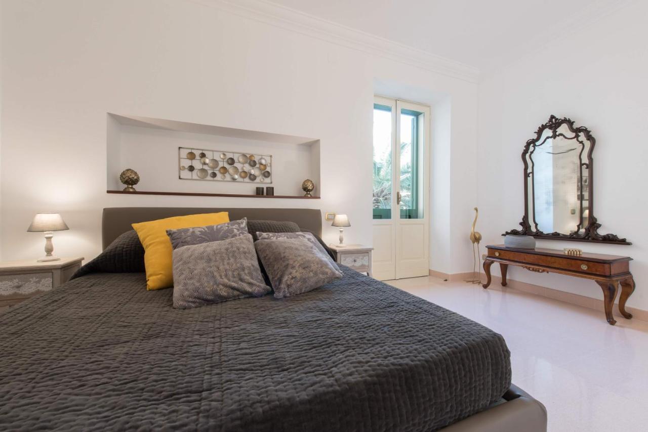 Duomo Seaside Deluxe Apartment By Ortigia Apartments Szirakúza Kültér fotó