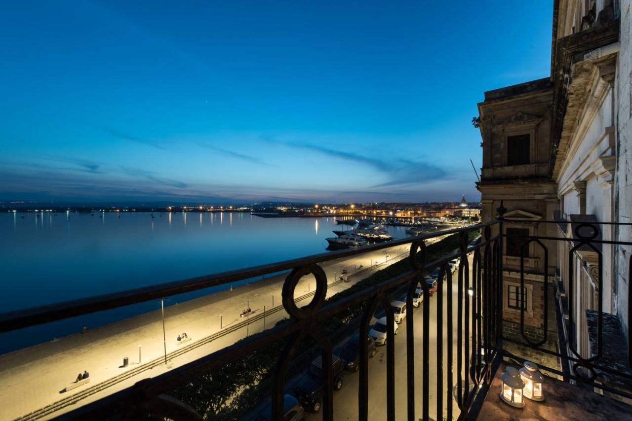 Duomo Seaside Deluxe Apartment By Ortigia Apartments Szirakúza Kültér fotó