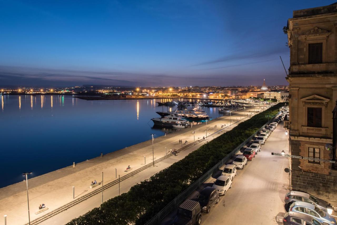 Duomo Seaside Deluxe Apartment By Ortigia Apartments Szirakúza Kültér fotó